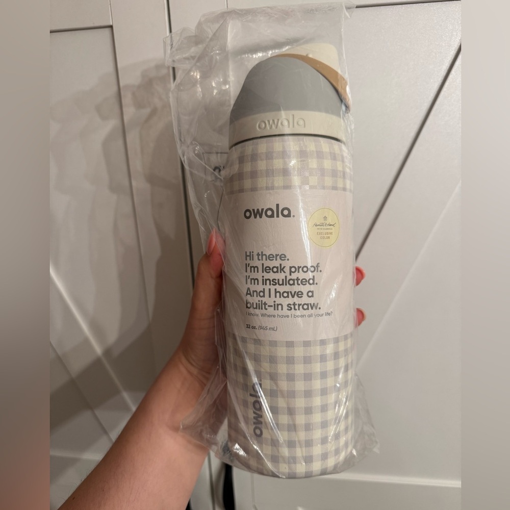 BNIB Owala 32oz FreeSip Hearth and Hand Picnic Perfection